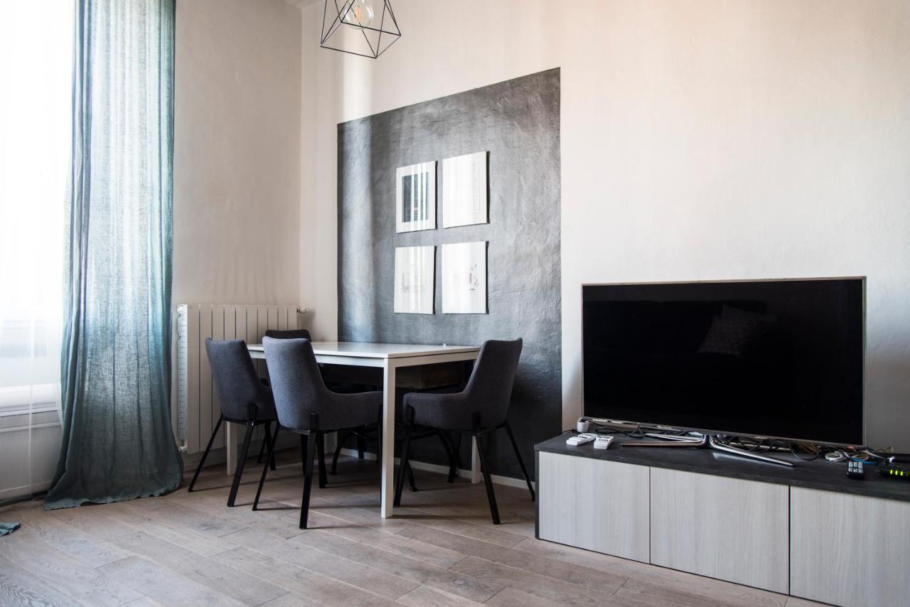 Youhosty - Correggio 12 *
