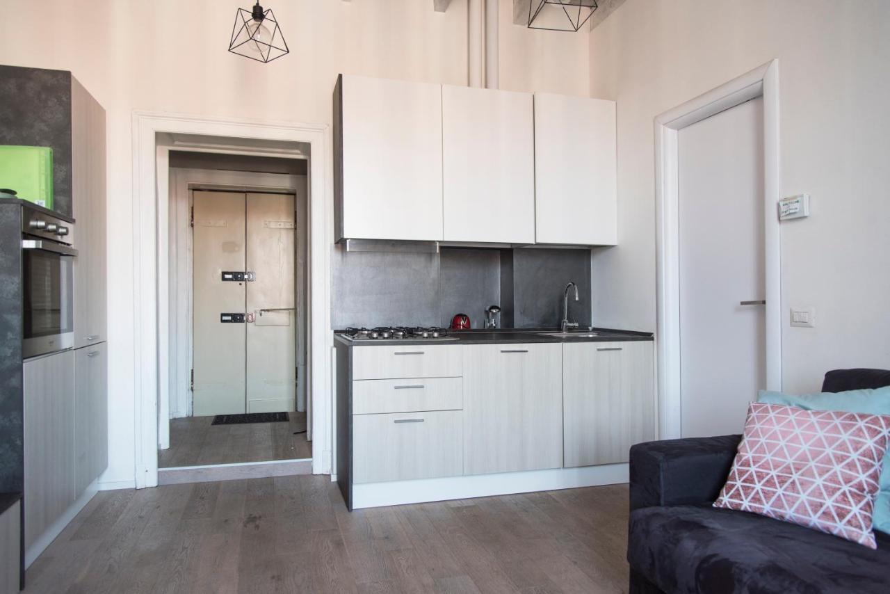 Apartment Youhosty - Correggio 12 Milan