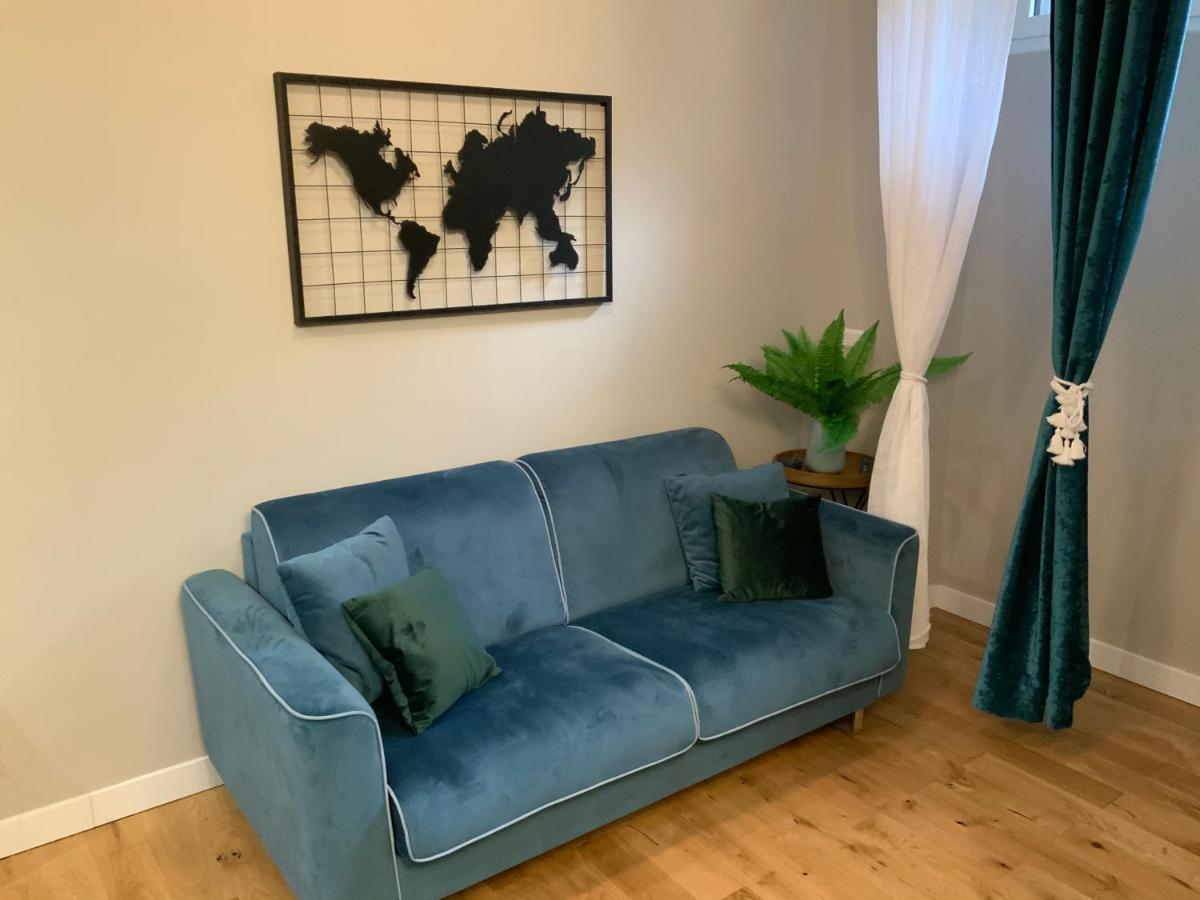 Beautiful Basement-tony Appartment-in The Heart Of