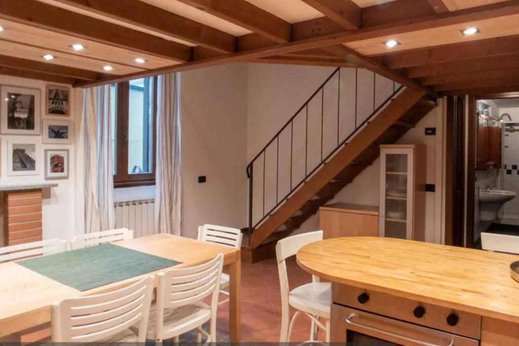 Apartment Architecture And Comfort In *