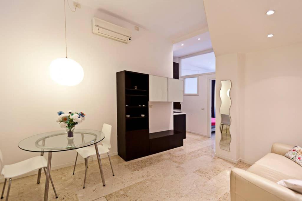 Downtown - The Flat Apartment *