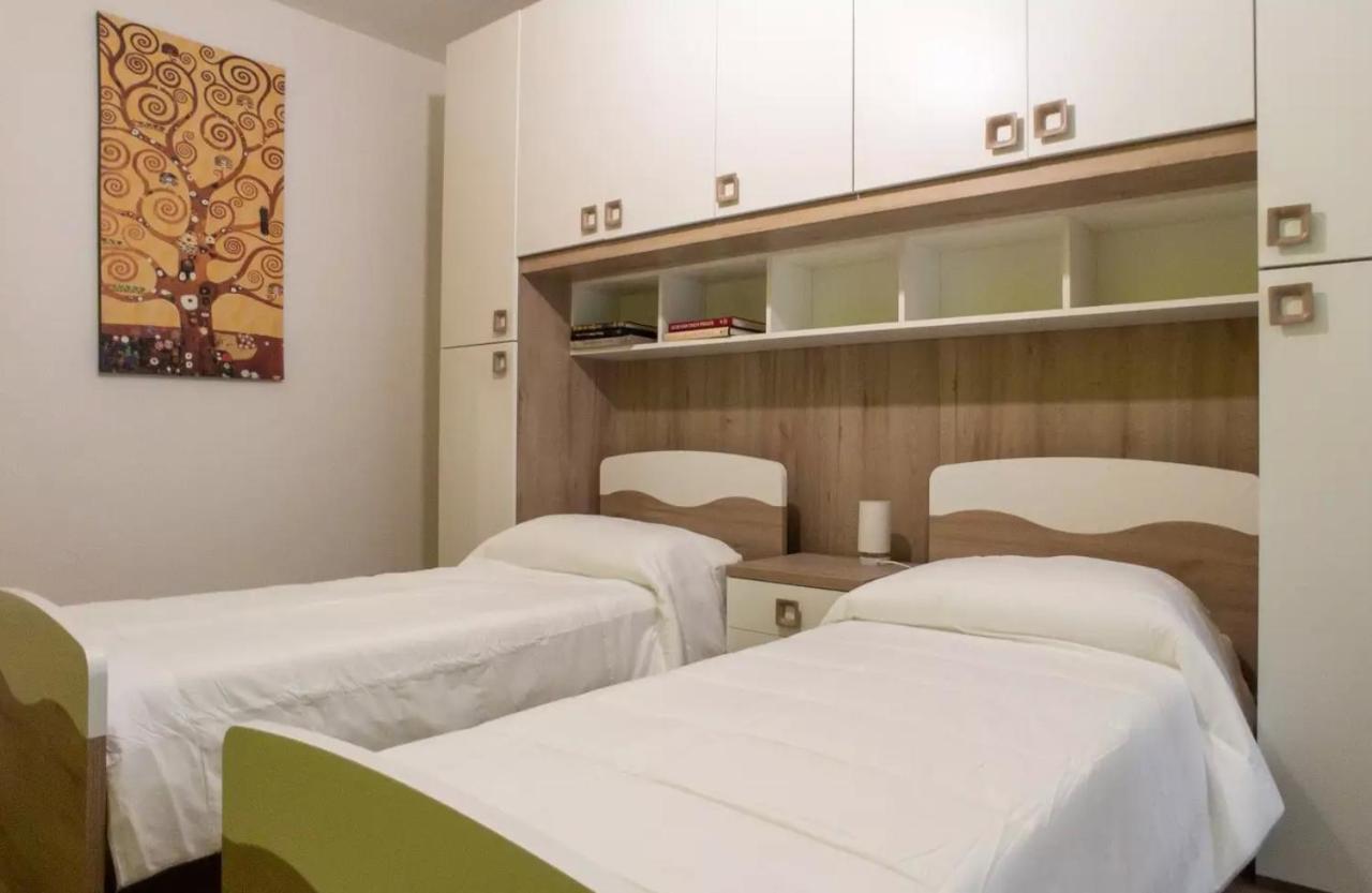 Apartment Cozy And Modern In Corvetto Milan