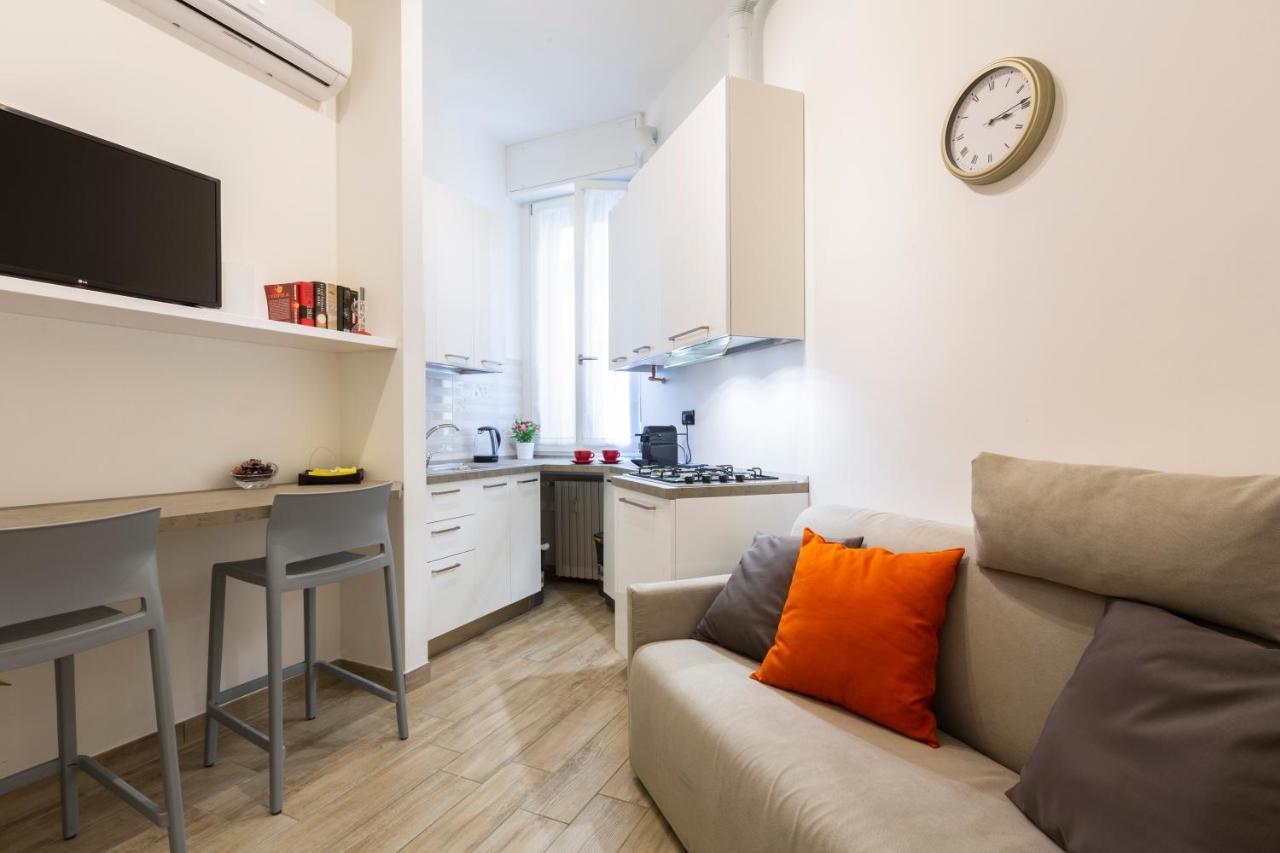 Yellow Line Apartment Milan