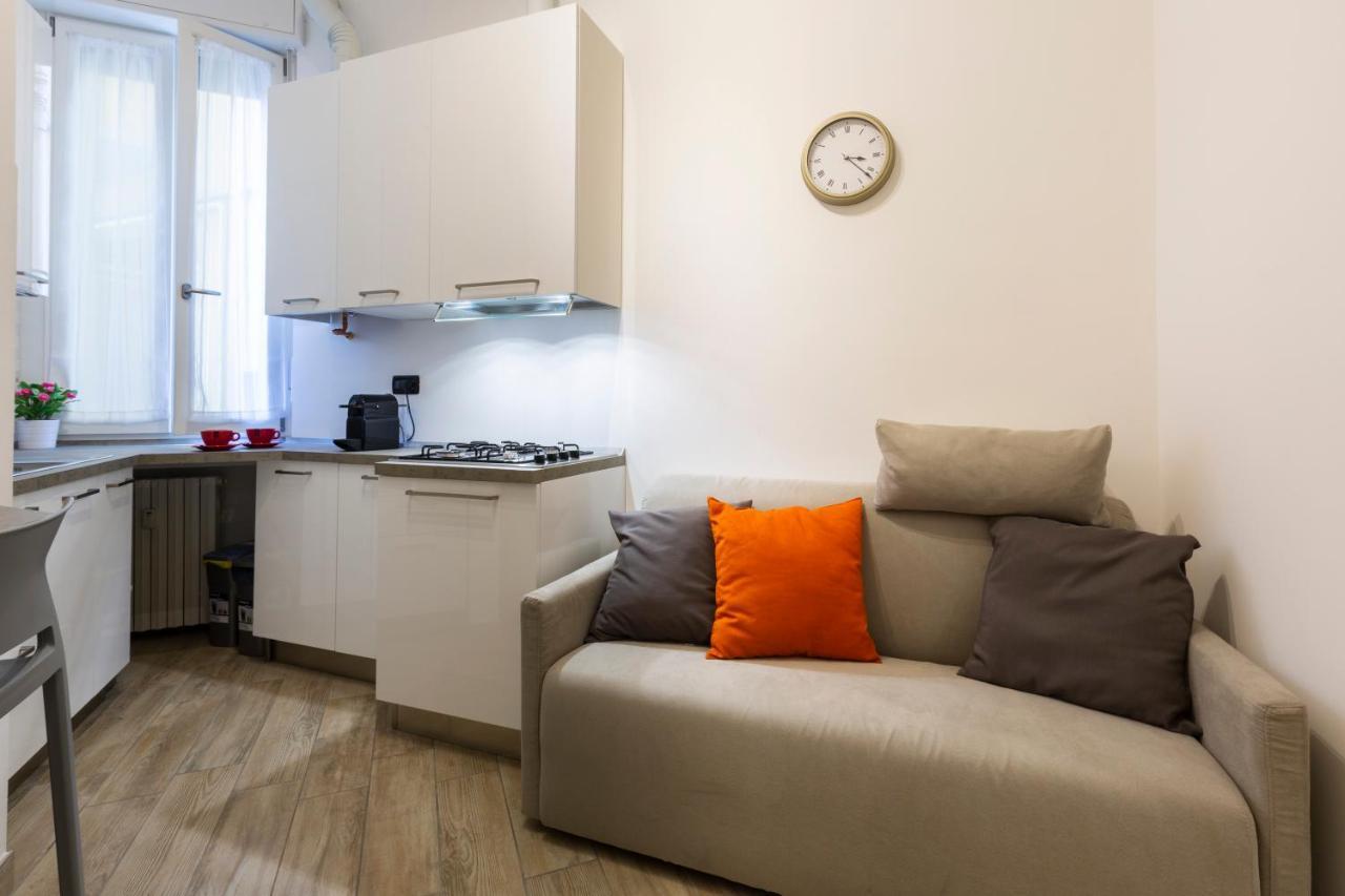 Yellow Line Apartment Milan