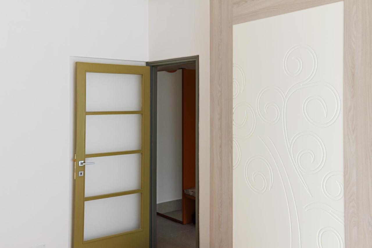 Apartment Joivy Smart 1-bed With Modern Amenities Milan