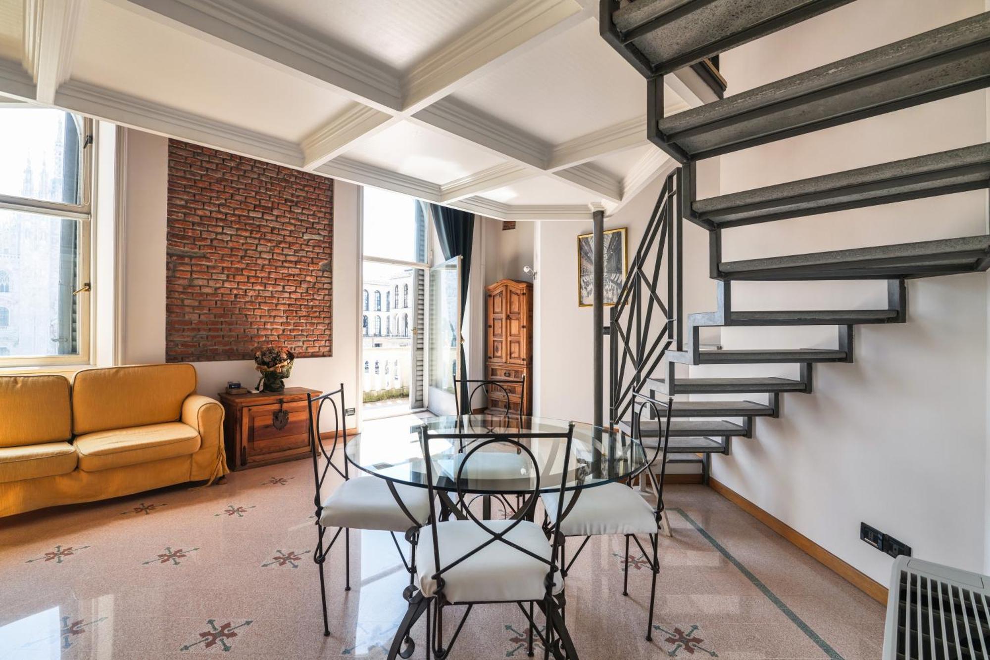 Apartment Duomo Cathedral View - Luxury Milan