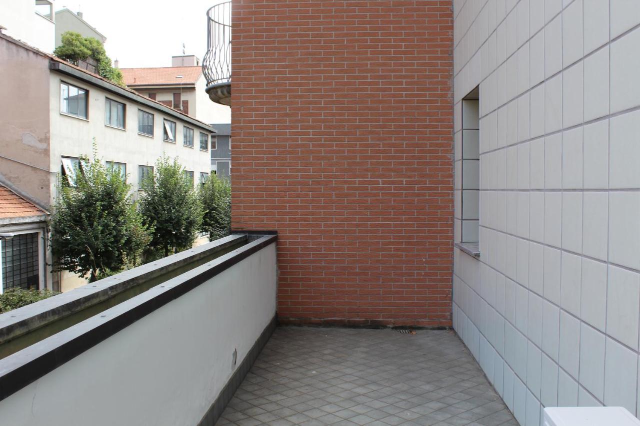 Elegant And Quiet With Terrace Apartment Milan
