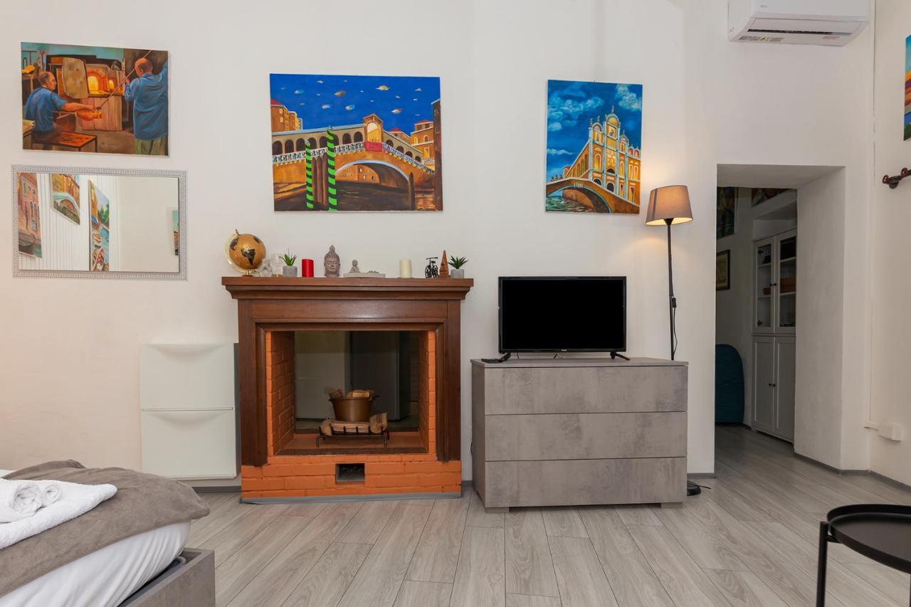 Apartment Art Design - Center *