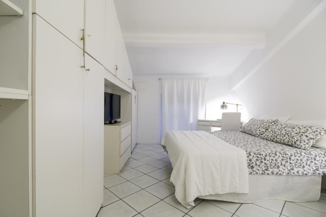 Monolocale Commenda 33 Apartment *