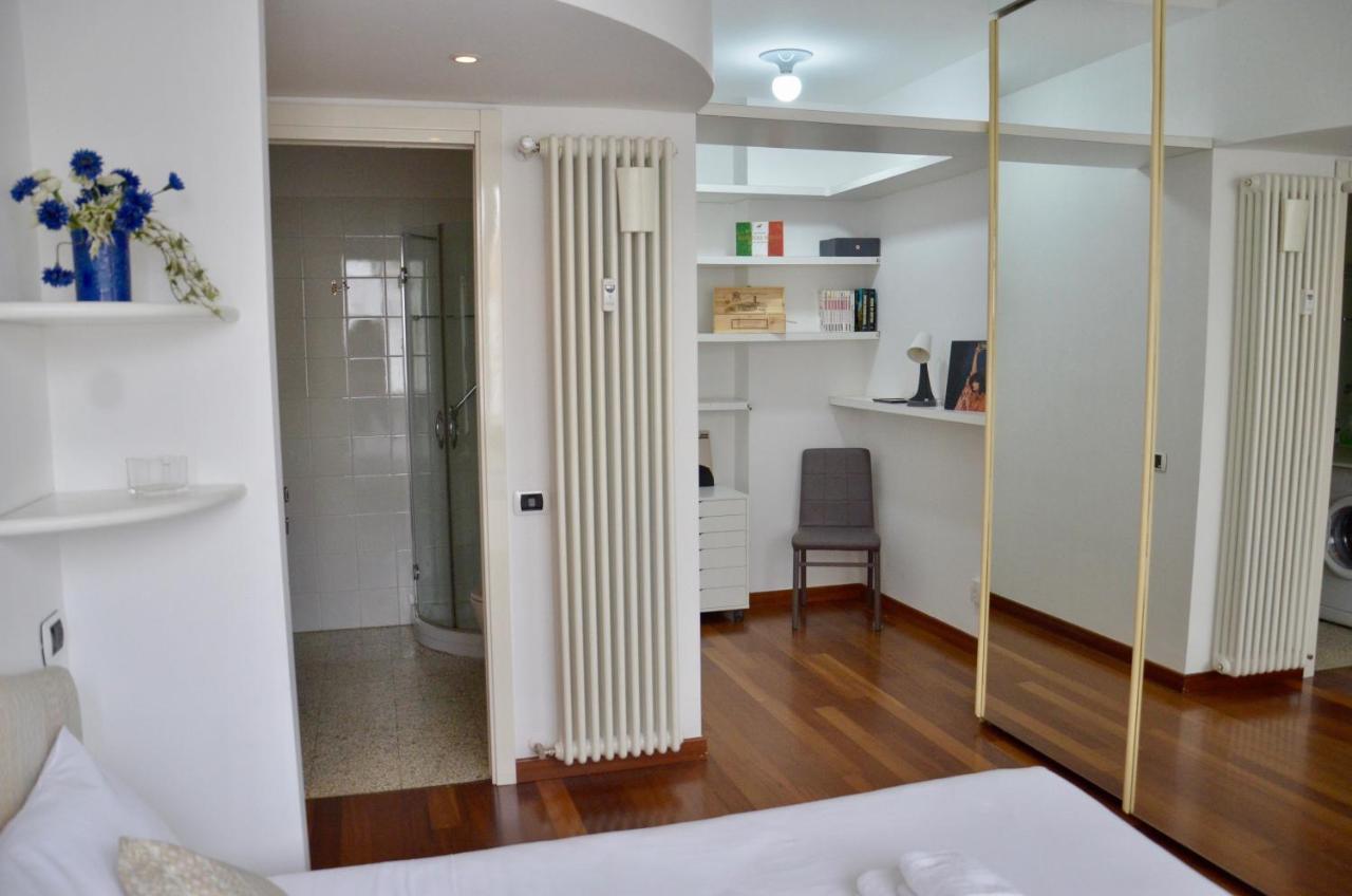 New Renovated With Balcony Porta Romana Apartamento