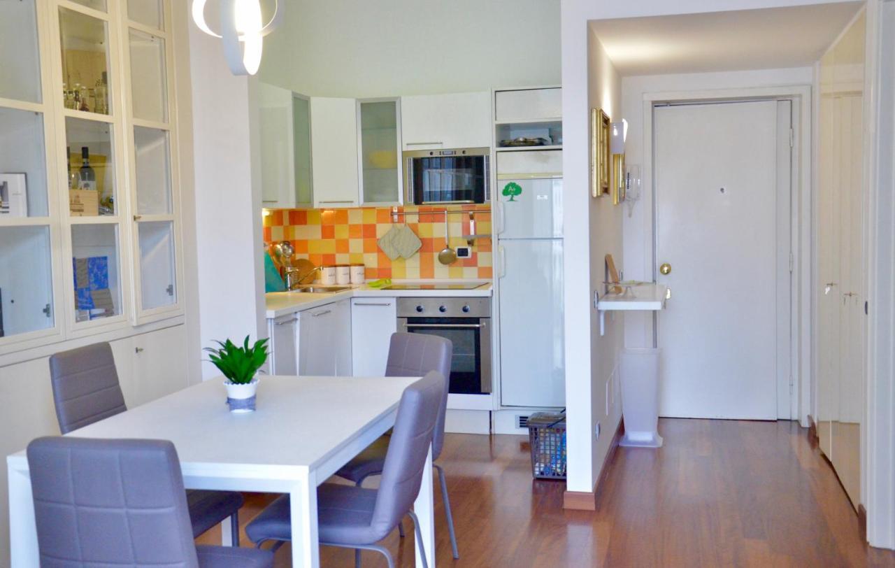 Apartamento New Renovated With Balcony Porta Romana Milão