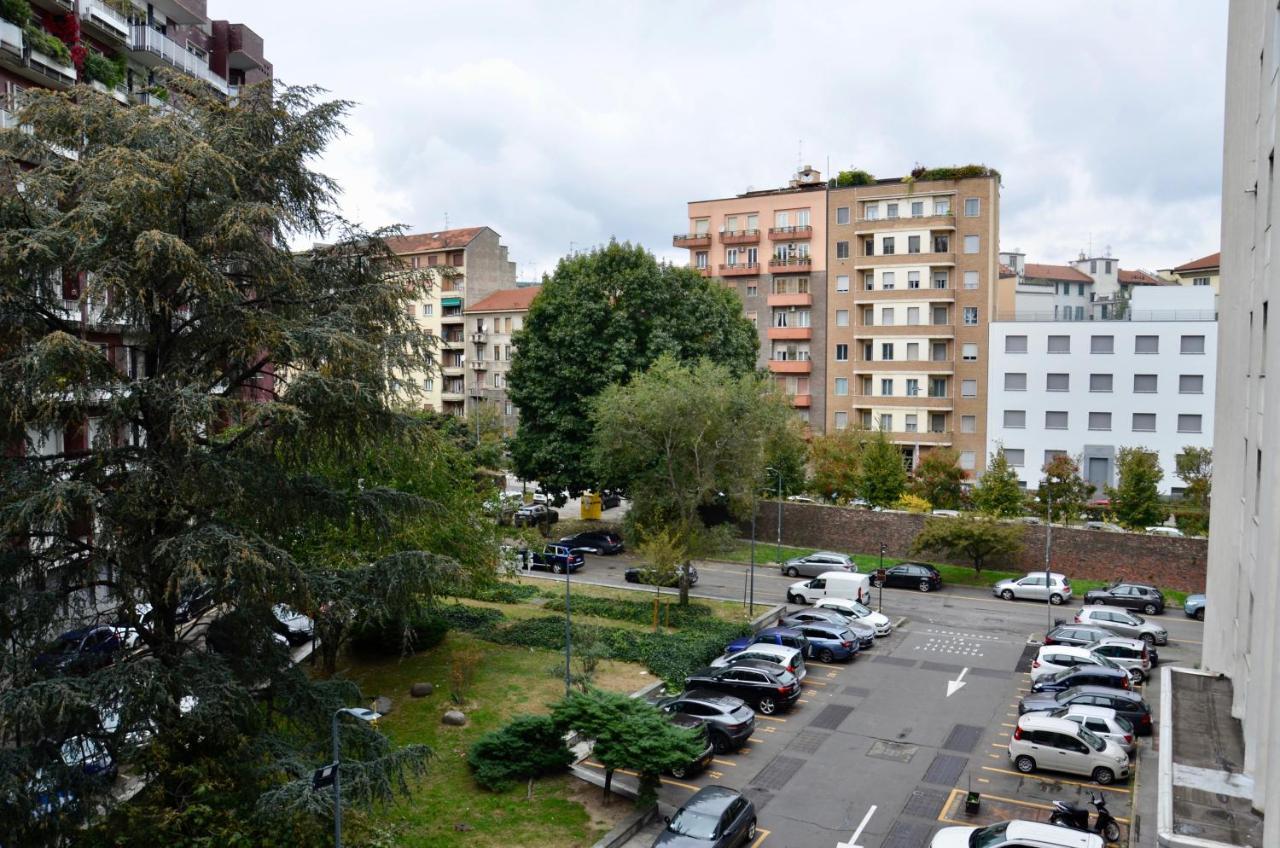 New Renovated With Balcony Porta Romana Apartamento
