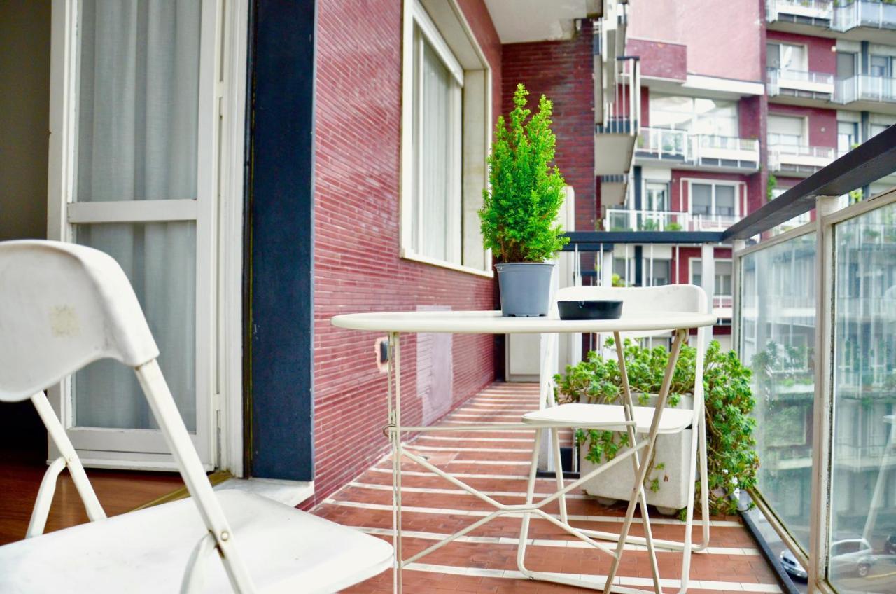 New Renovated With Balcony Porta Romana Apartamento