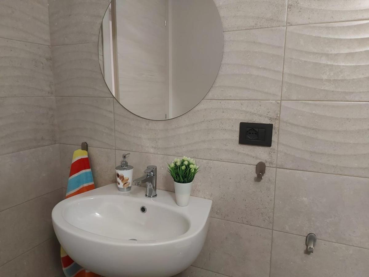 Bnbook-villa Molinari * Milan