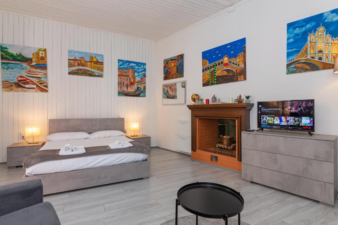 Art Design - Center Apartment