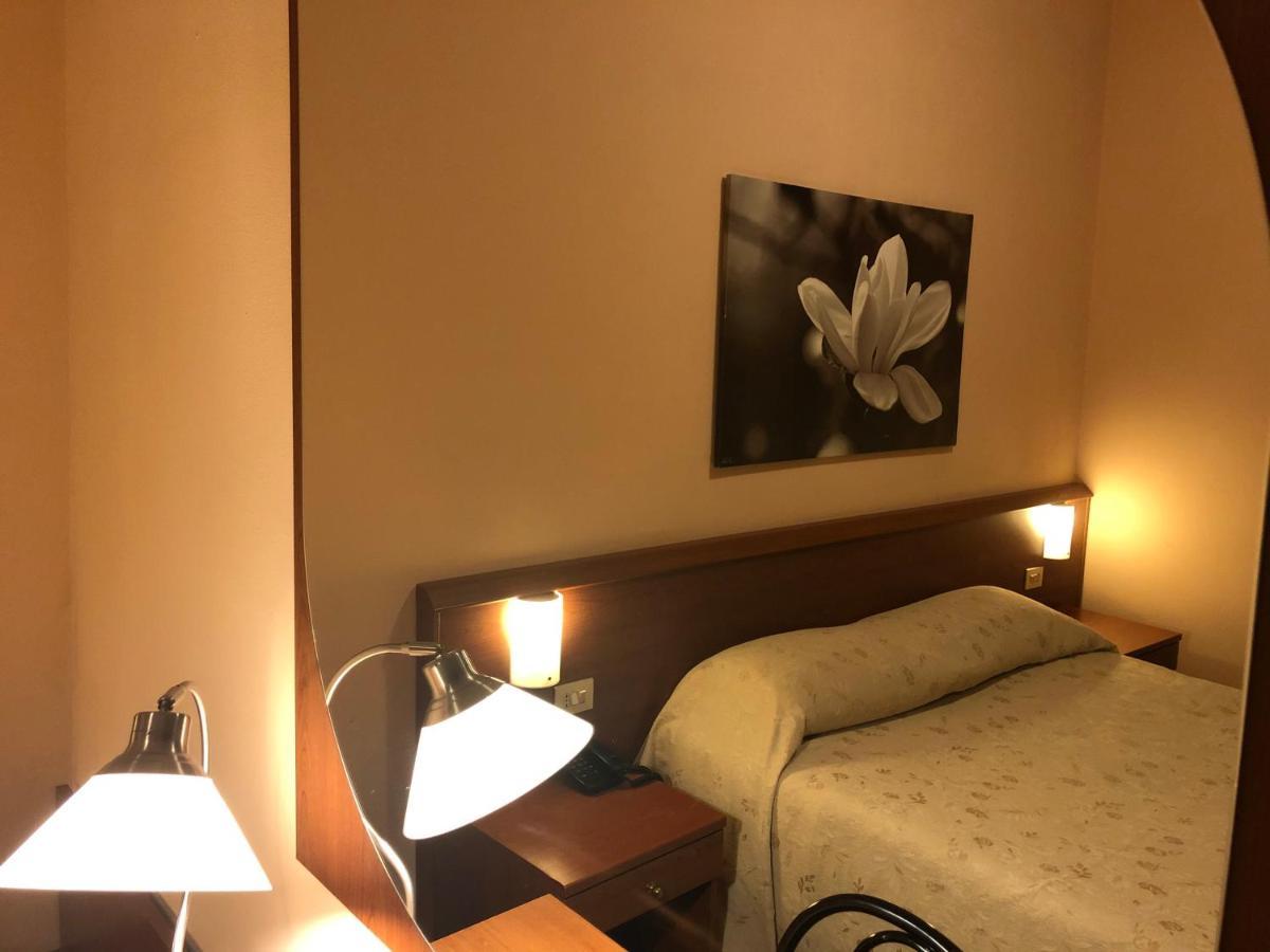 Paradiso Hotel 2*