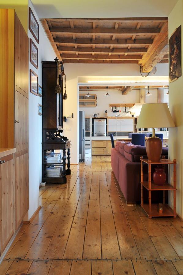 Splendid Housing Apartment