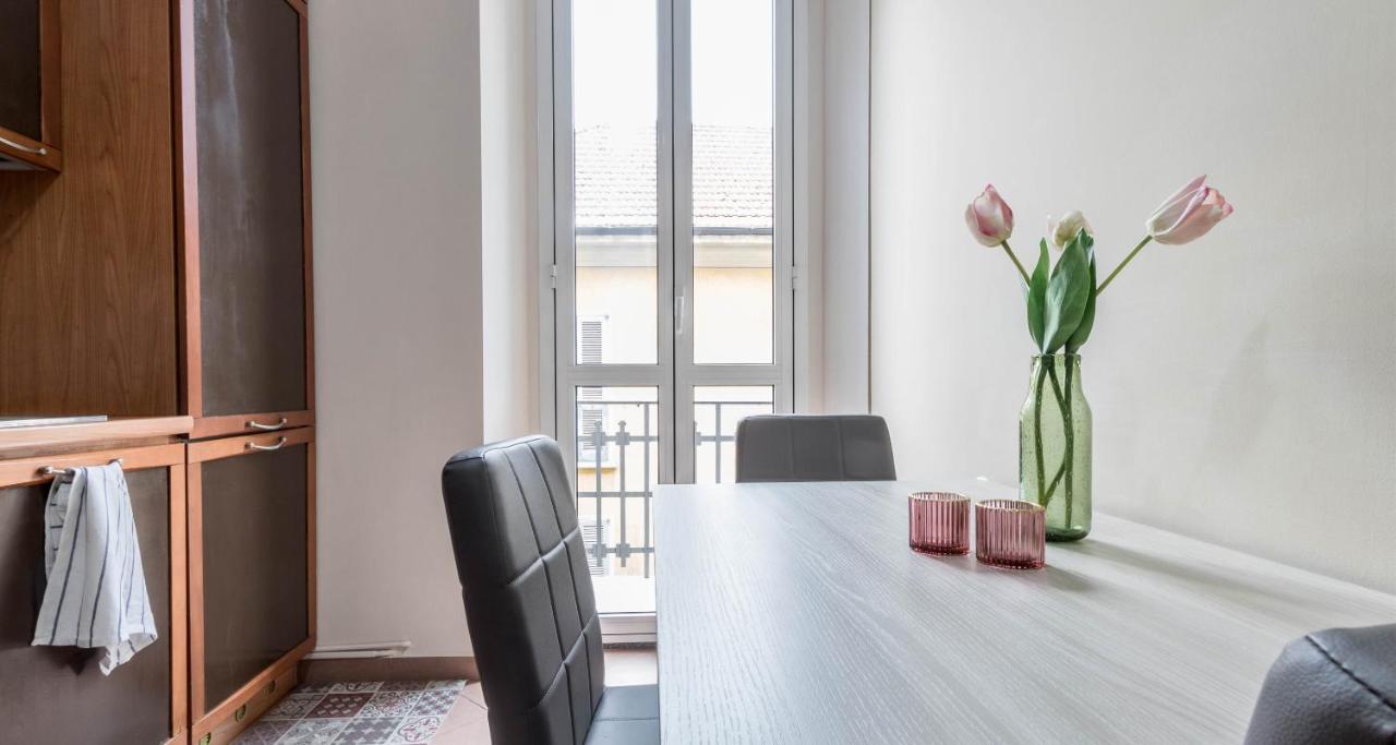 Apartment Joivy Elegant 1-br Flat Next To Centrale