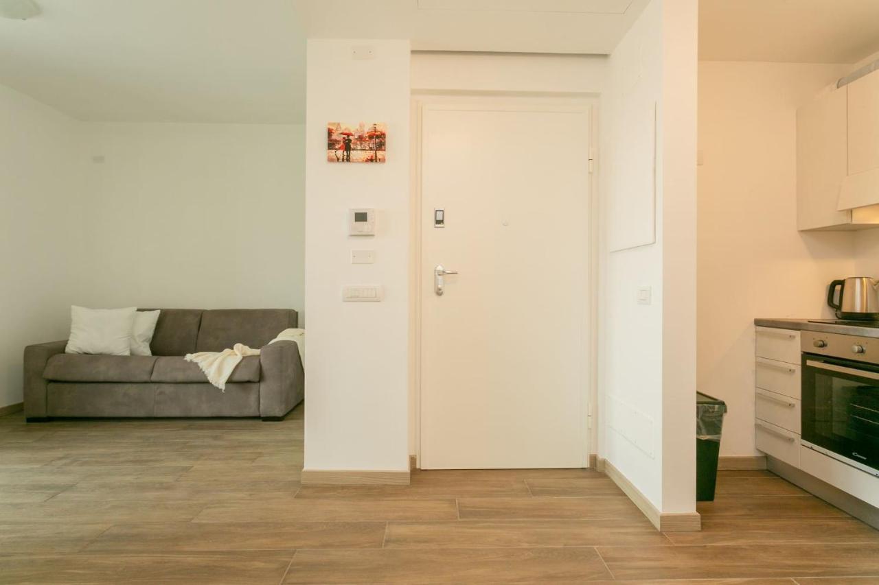 The Rent - Modern Close To Dergano
