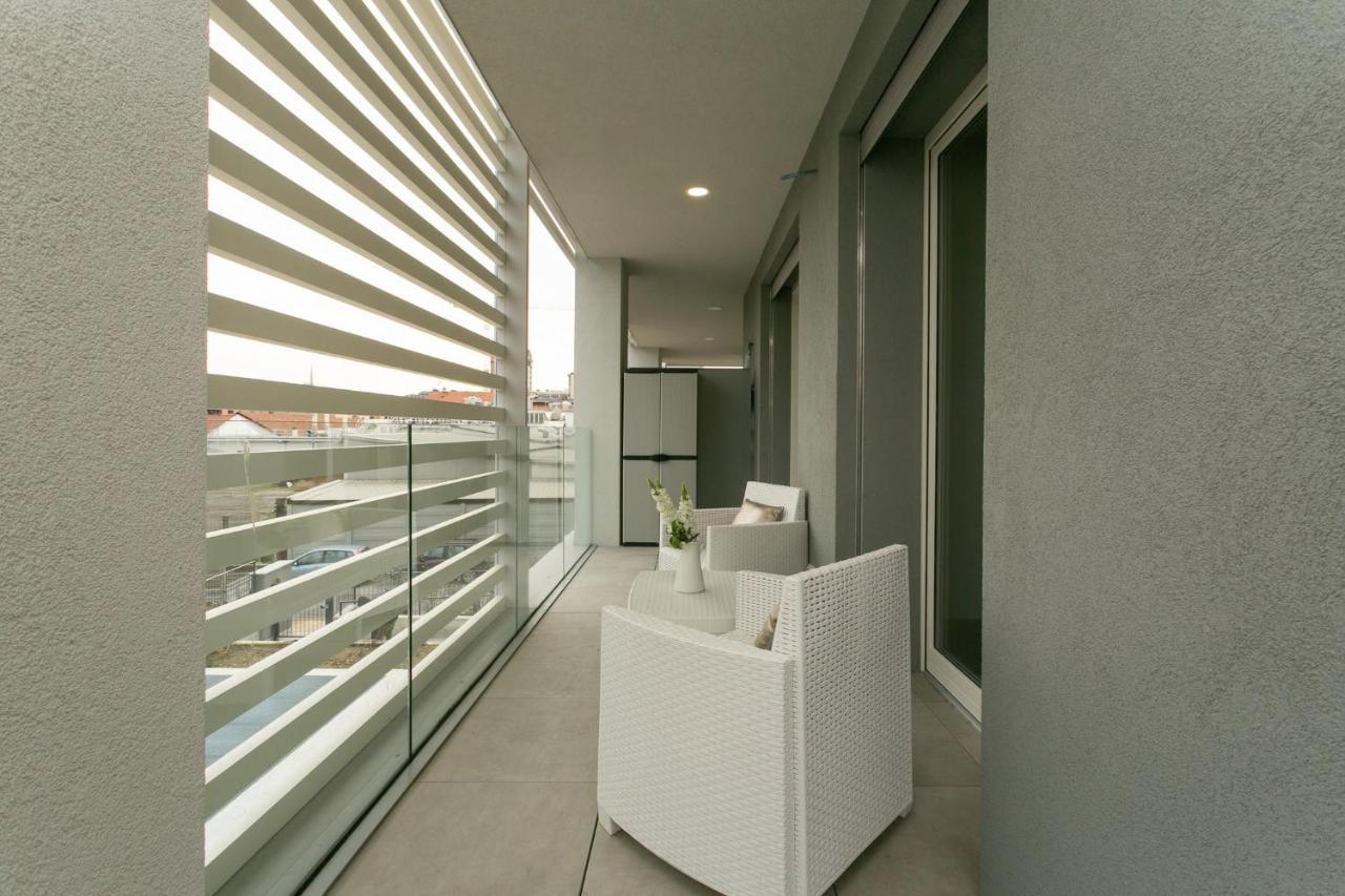 The Rent - Modern Close To Dergano *