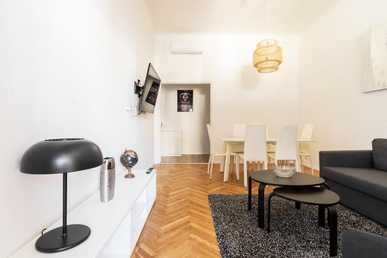 Apartamento Hemeras Boutique Homes Luxury 4bdr Close To Duomo Milão