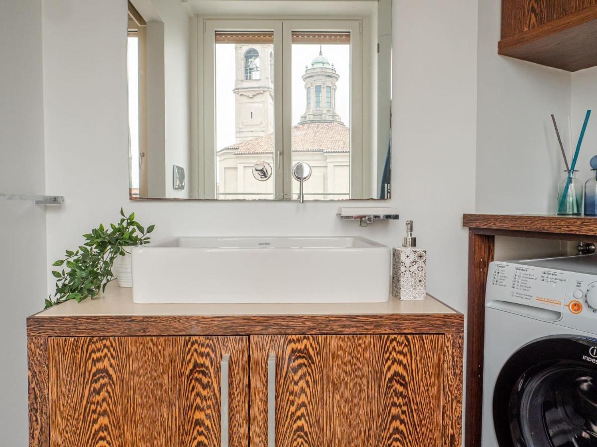 The Rent - Bright Two Near Cattolica Milano