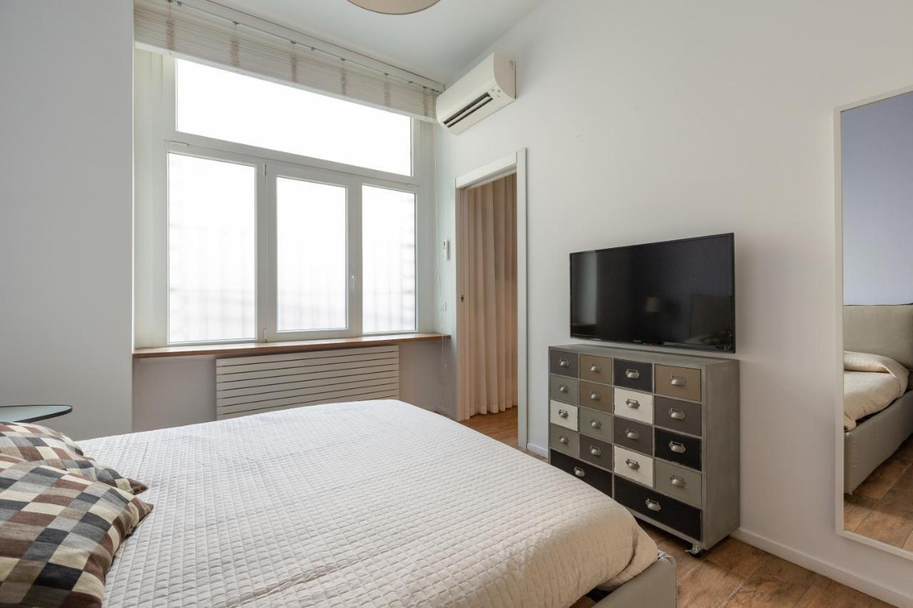 Tricolore Modern And Cozy Milan
