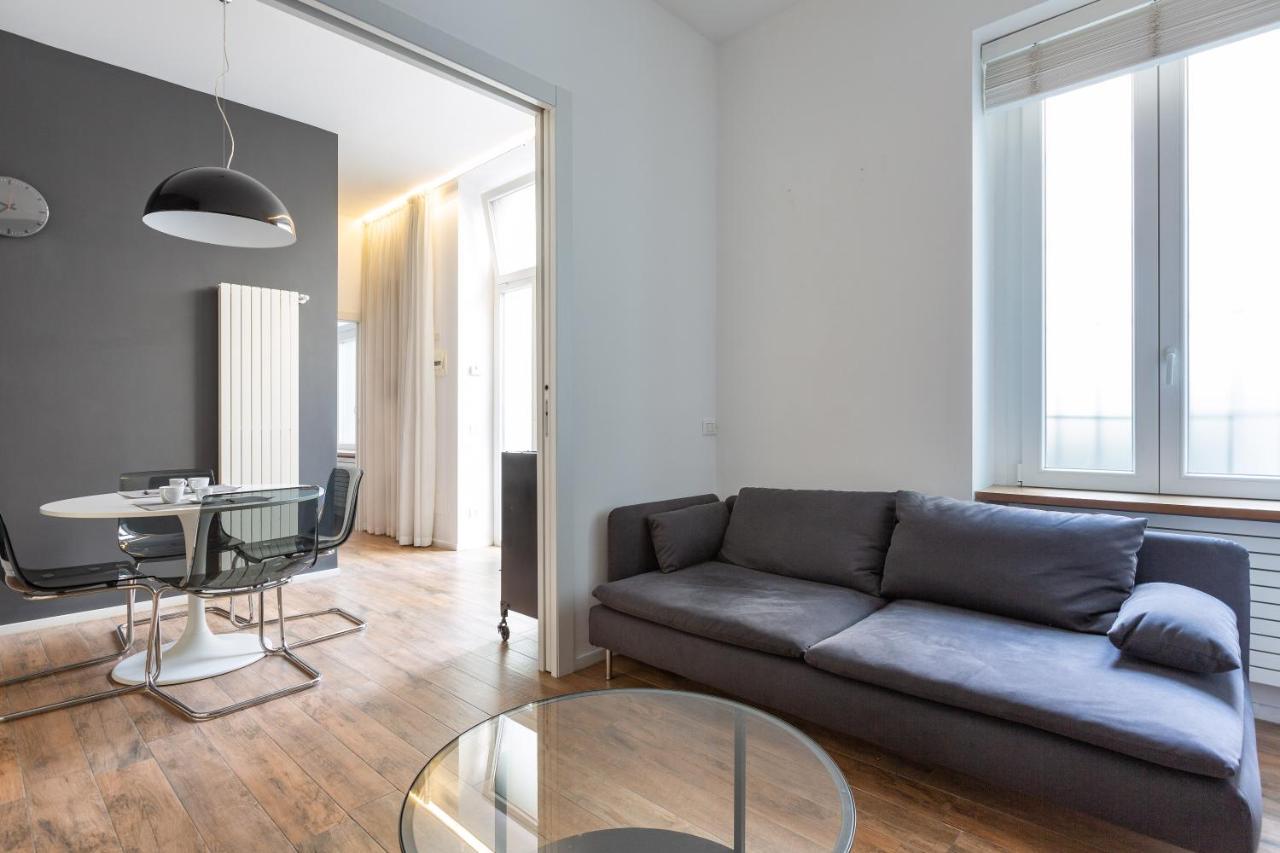 Tricolore Modern And Cozy Milão