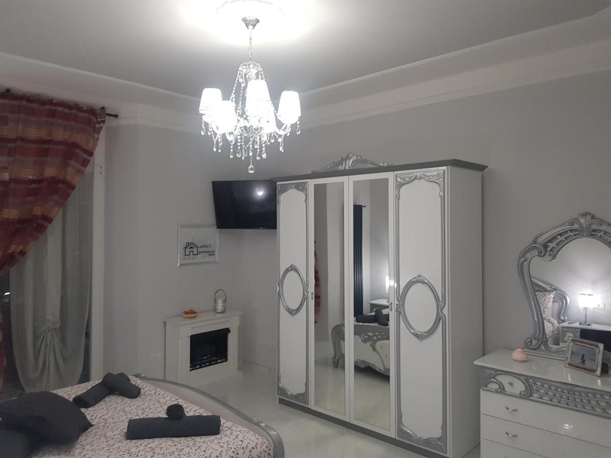 Black & White Holiday home *