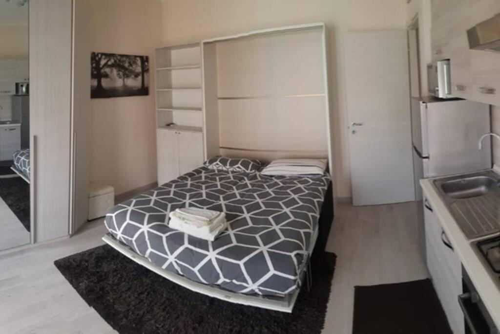 Apartamento Fondazione Prada Metro Corvetto Splendido Monolocale Ristrutturato Ben Arredato Milão