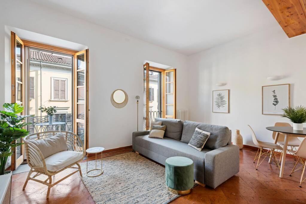Apartment Feelings Of Peace And Comfort Near Duomo Milan