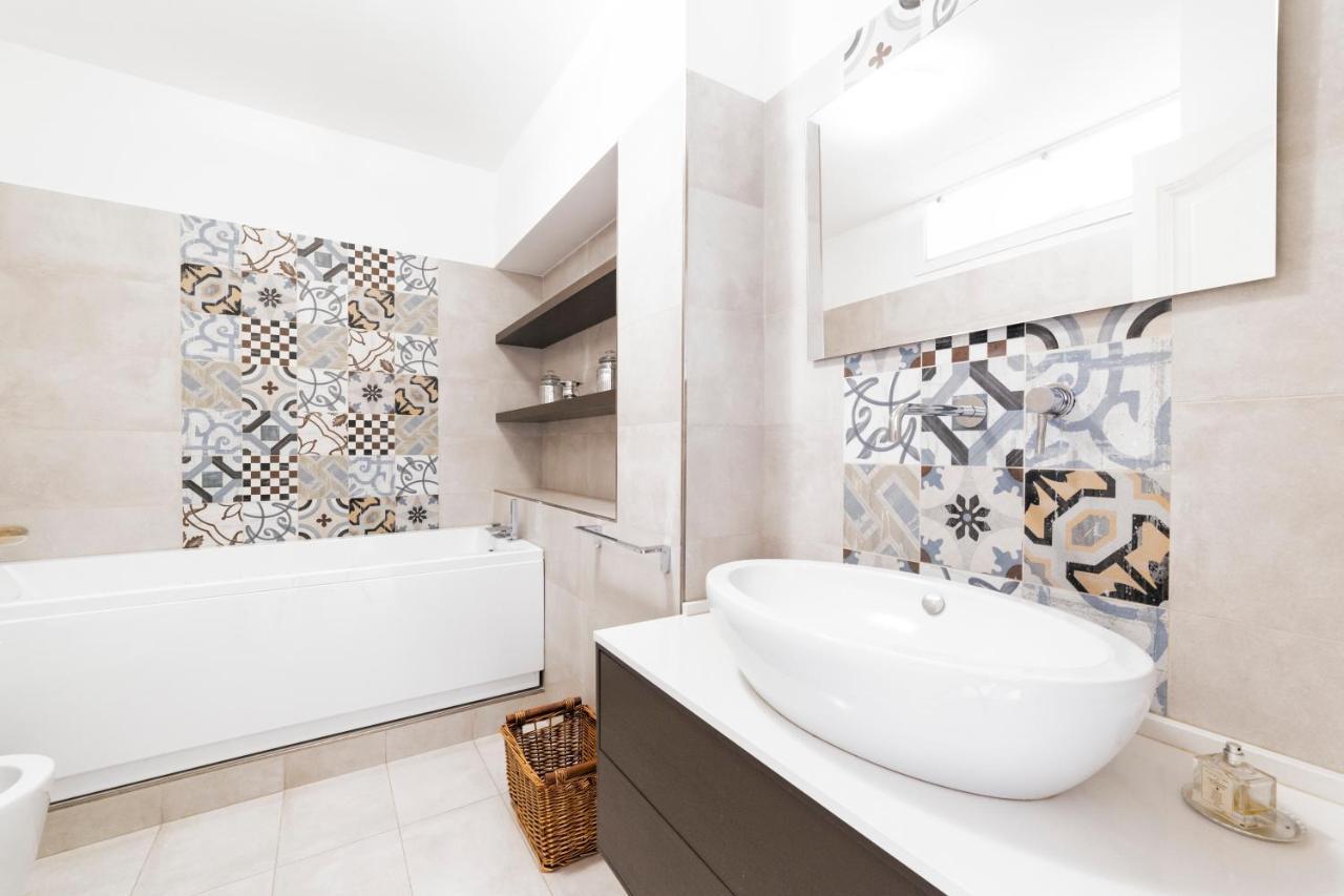 Apartment Loreto Elegant Flat Milan