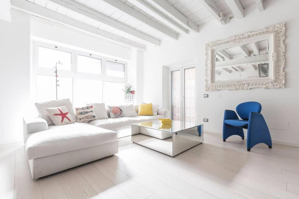 Apartment Unique 4 Storey House On Naviglio 4bd, 4bt Milan