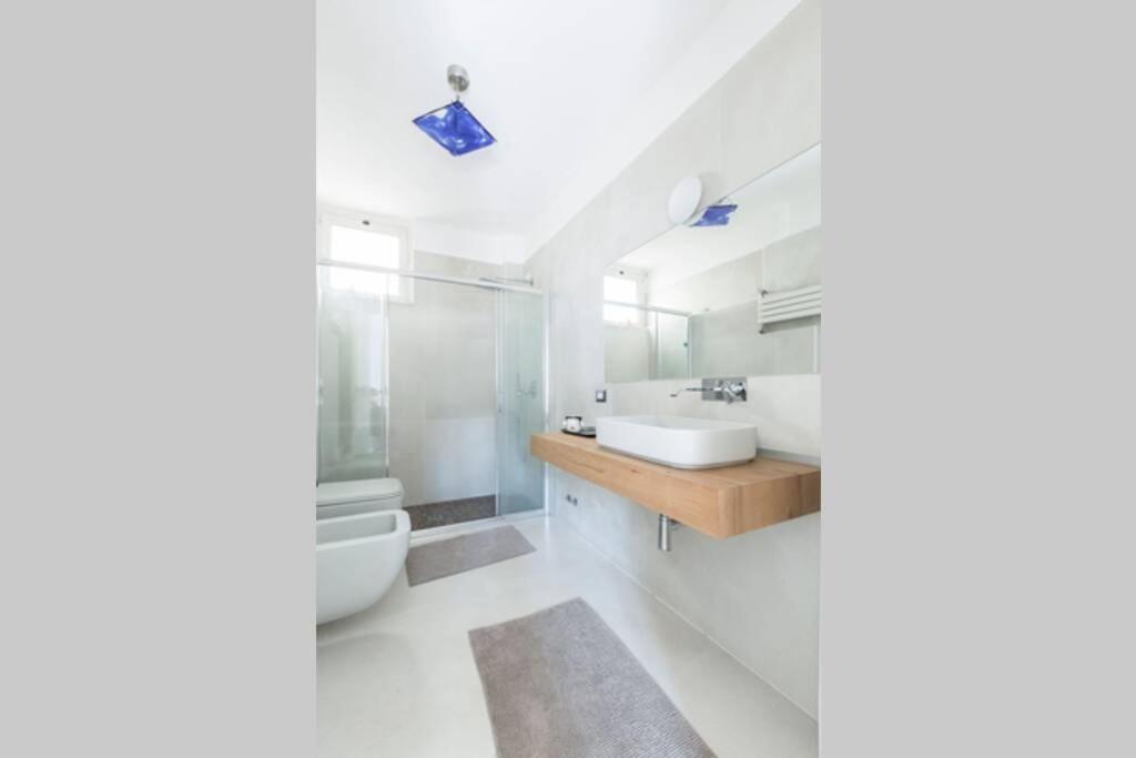 Unique 4 Storey House On Naviglio 4bd, 4bt Milan