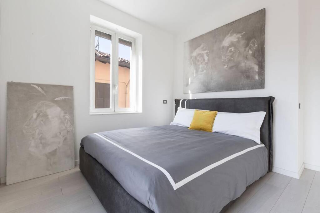Unique 4 Storey House On Naviglio 4bd, 4bt Apartment