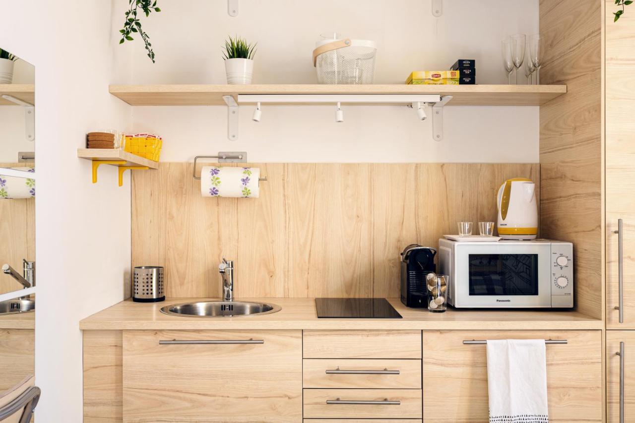 A Yellow Touch - Modern In Isola Apartment Milan
