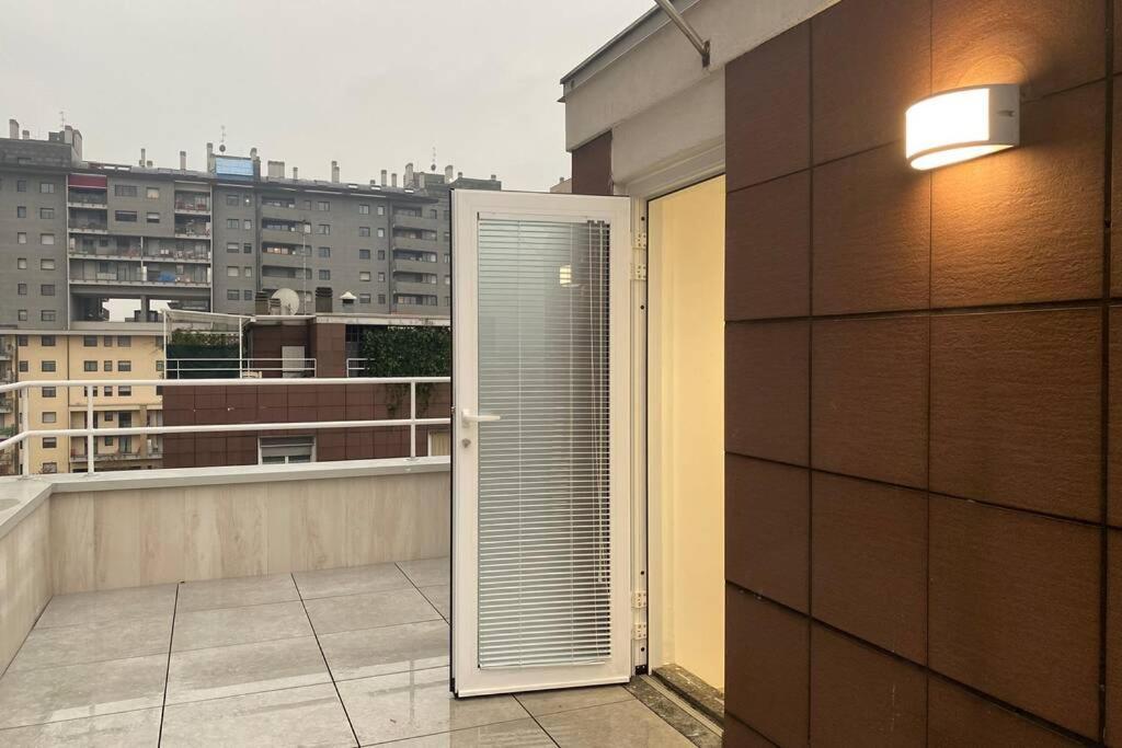 Attico Milano-bicocca Apartment *
