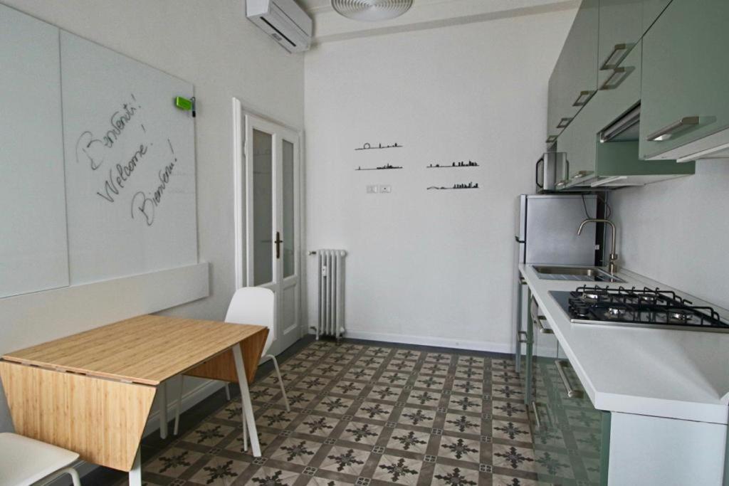 Lacaralele1 Apartamento
