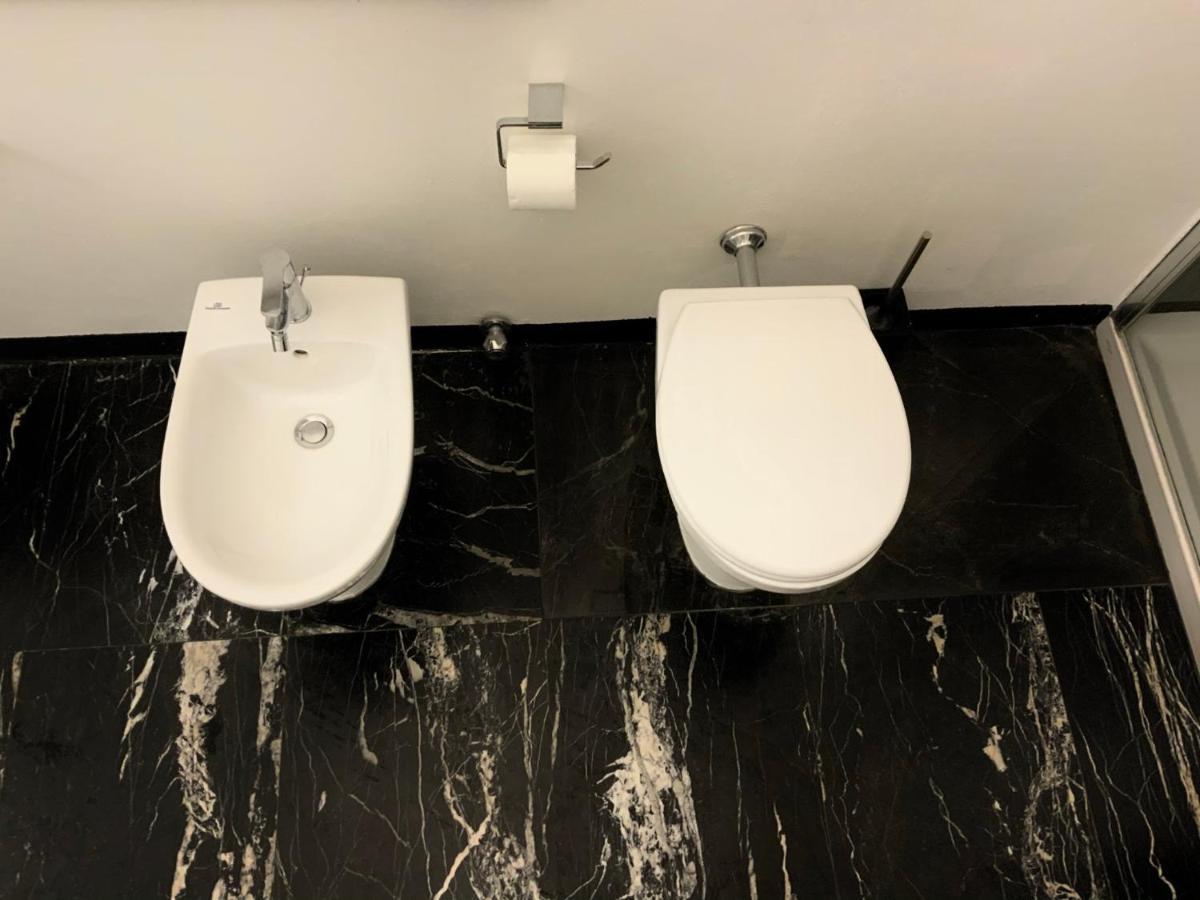 Apartment Montenapoleone Luxury Flat Milan