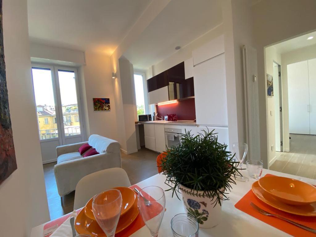 Kibilu - Viale Regina Margherita * Milan