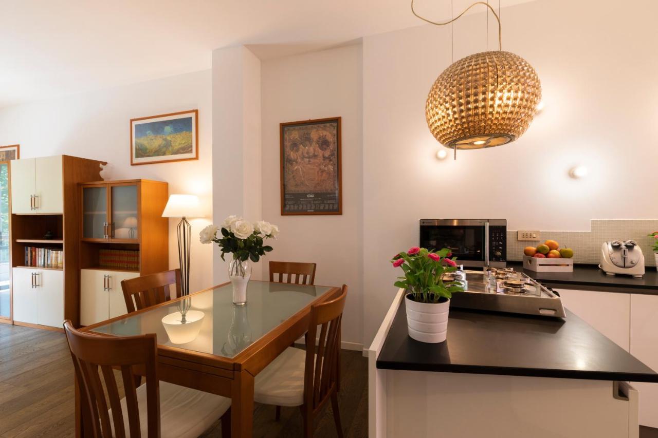 Apartment De Angeli - 2 Bedroom Milan
