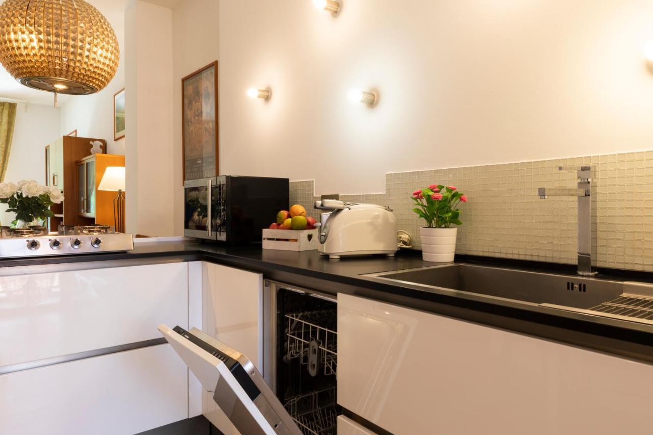 De Angeli - 2 Bedroom Apartment *