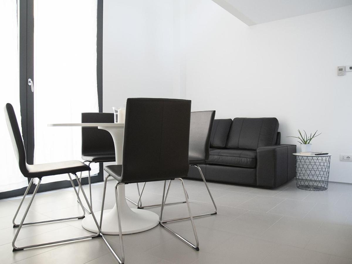 Brand New Ortiquattro Apartment