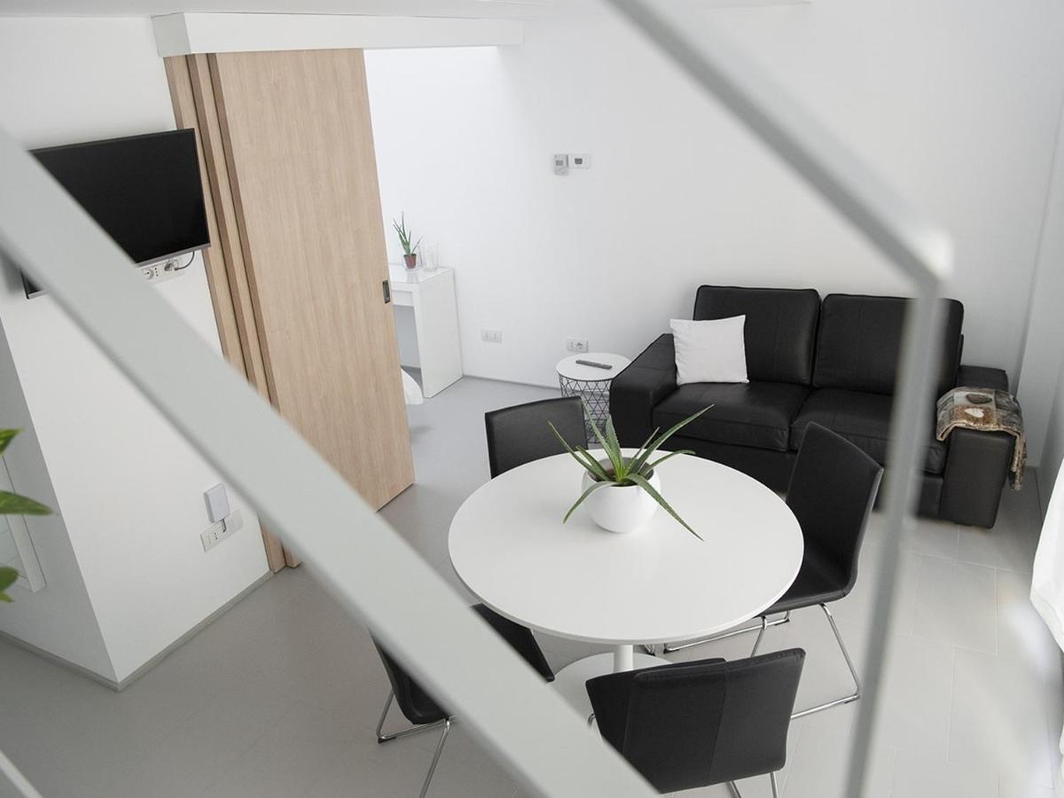 Brand New Ortiquattro Apartment