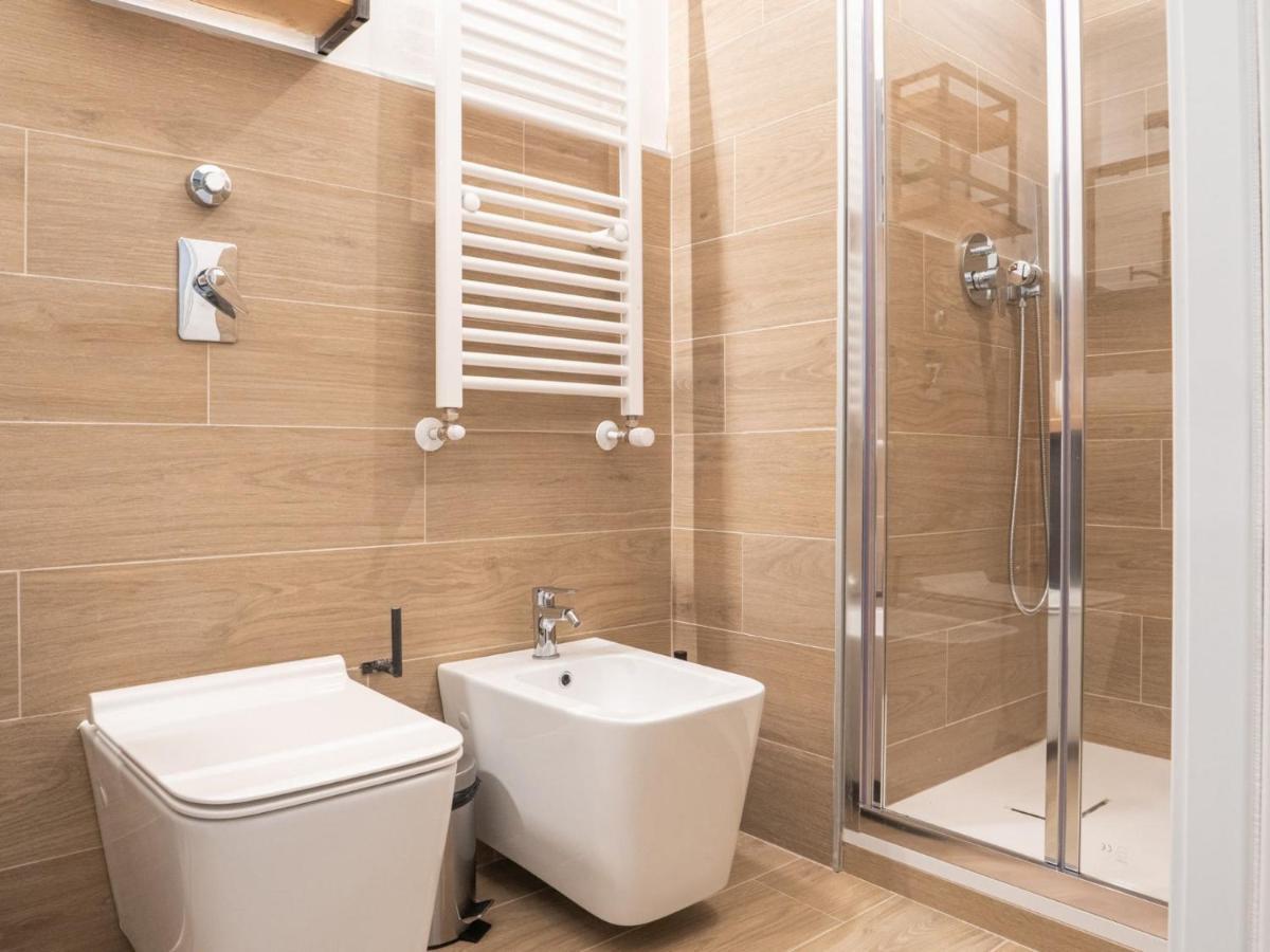The Rent - Beautiful Two-bedroom Close To Cinque Giornate Square Apartamento *