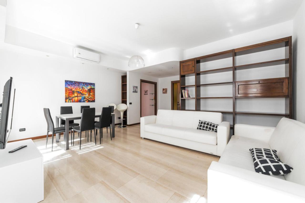 Apartment Cenisio M5 Lovely - With Balcony! Milan