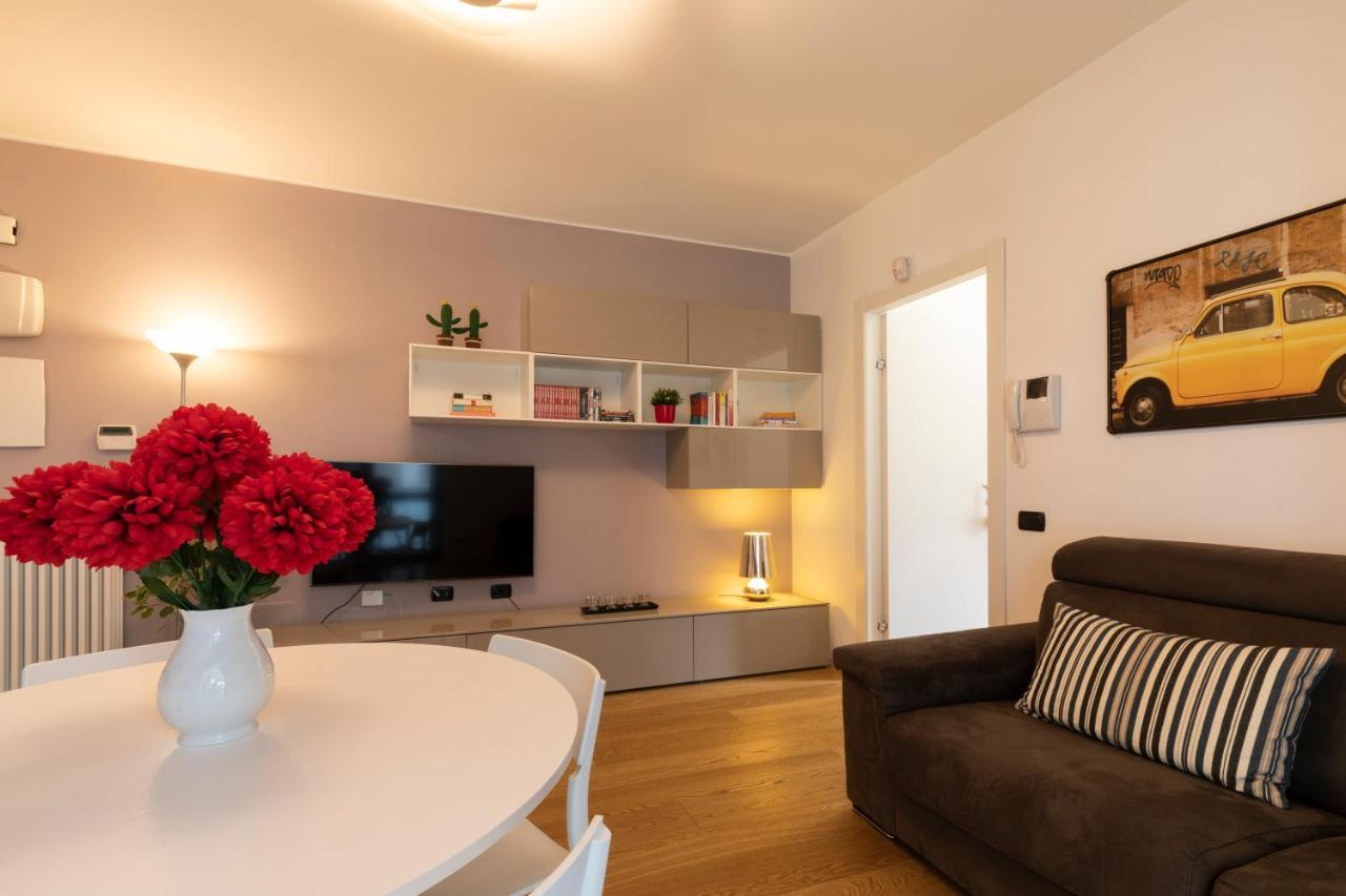 Apartment Navigli Stylish Milan