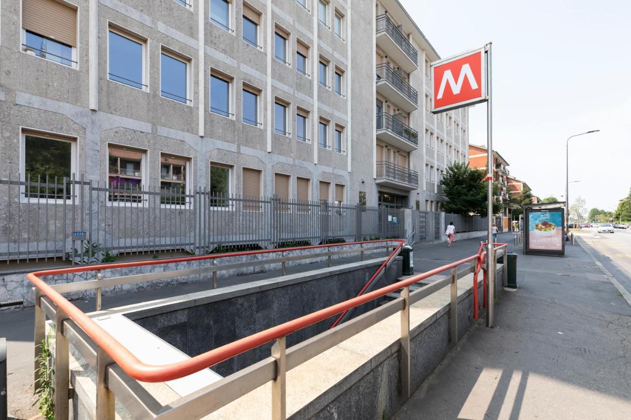 West - Modern And Comfortable Milano