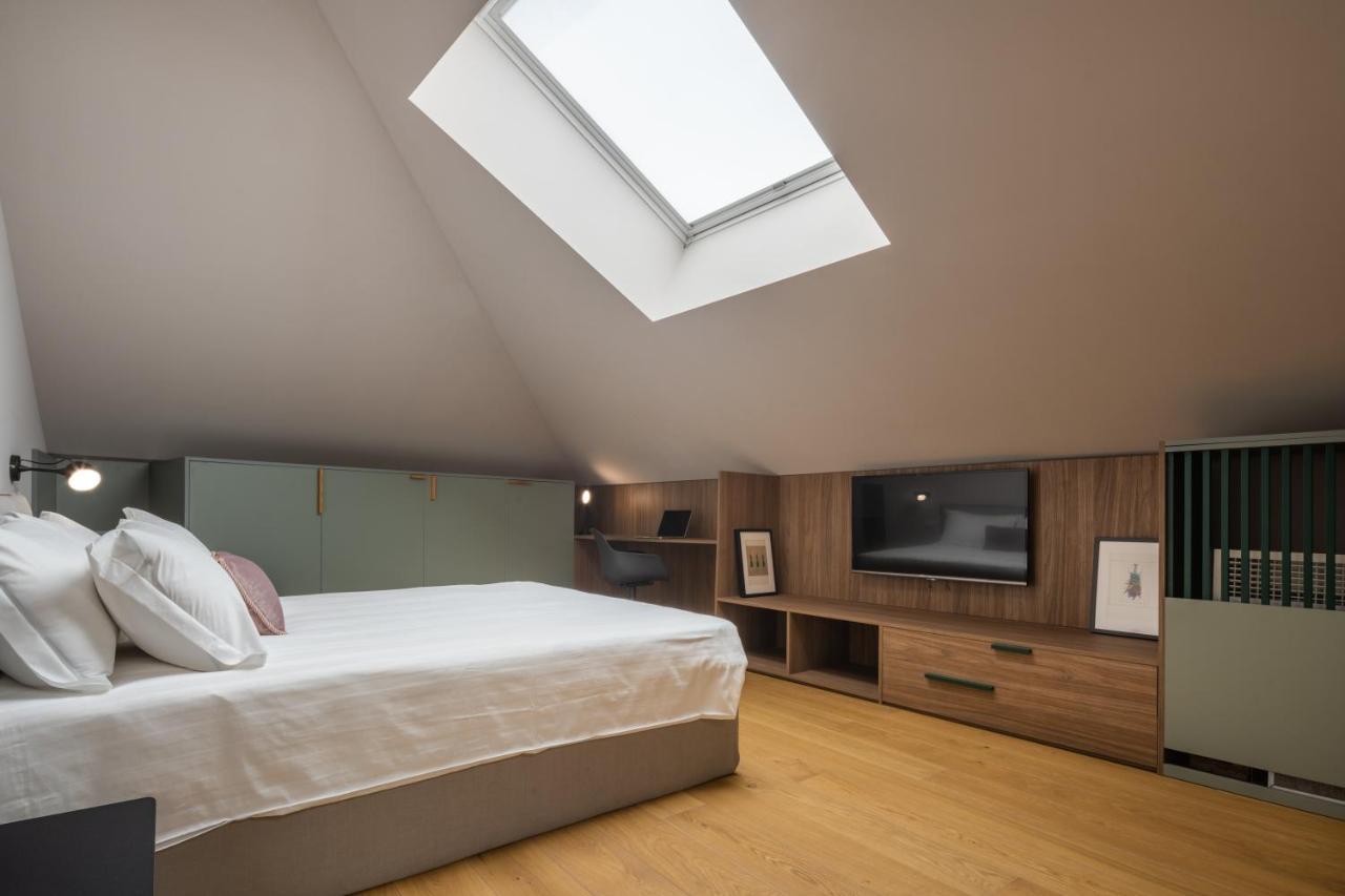 Bluemoon Apartments R&R