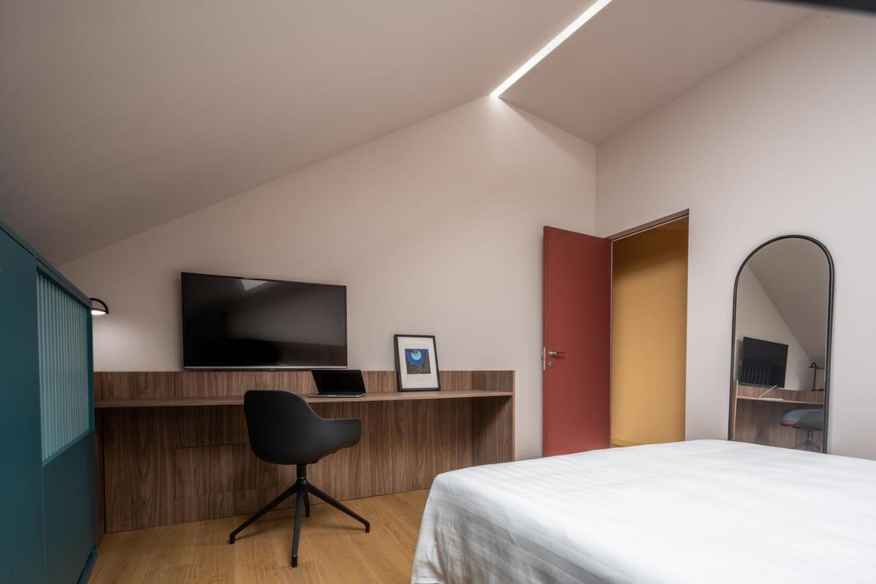 Apartment Bluemoon Apartments R&R
